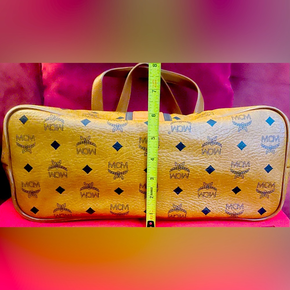 MCM Medium Tote - Picture 4 of 6